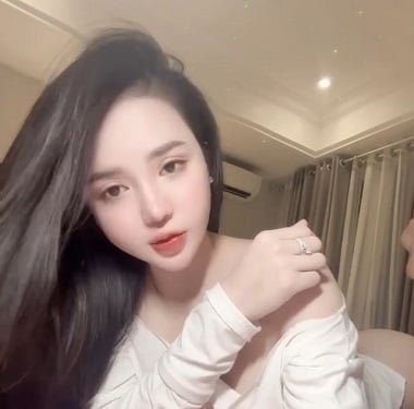 Chu Thúy Quỳnh lên đỉnh khi thực hiện tư thế doggy